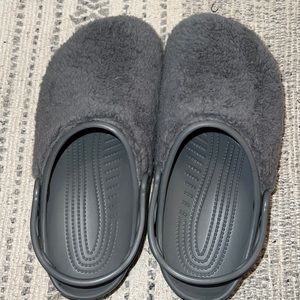 fur on outside of crocs